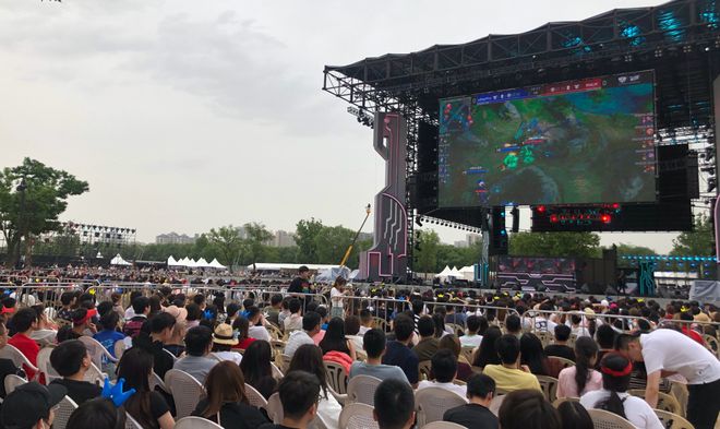 C罗不仅要 C罗不仅要