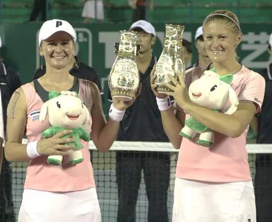 冠军擦肩而 冠军擦肩而