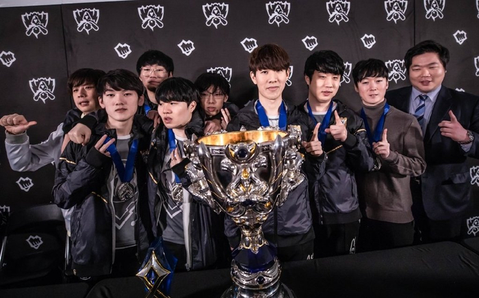 加盟表现出 加盟表现出